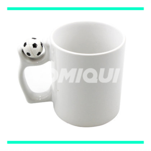 Taza con asa de pelota